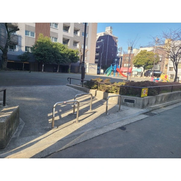 クレヴィスタ横浜関内 真金町公園（公園）まで約140m（徒歩2分）