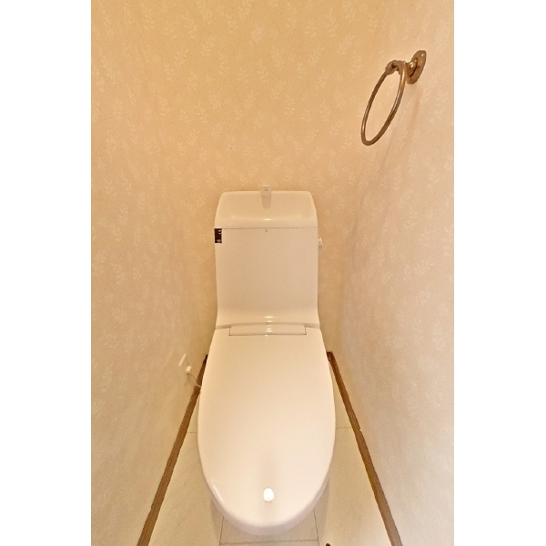 大阪市西区九条南３丁目 2階トイレ