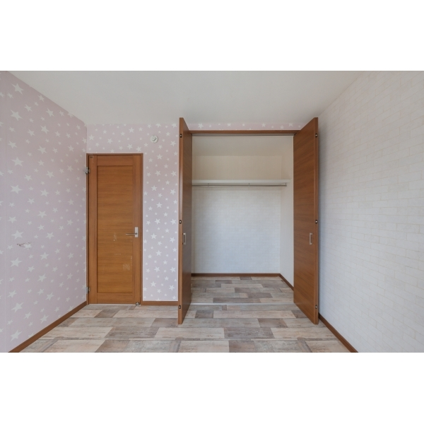 大阪市西区九条南３丁目 3階西側洋室　クローゼット