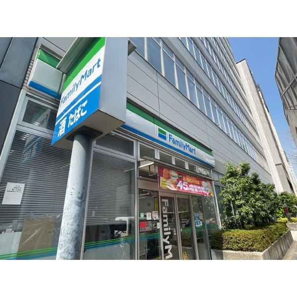 東新橋ビル ファミリーマート新橋仲通り南店(コンビニ)まで約50m(徒歩1分)