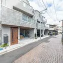 新宿区中井１丁目 前面道路(撮影年月：2026年09月)
