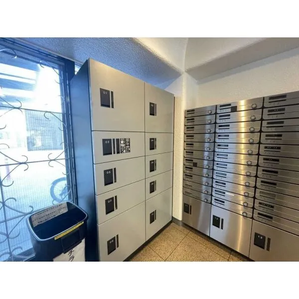 秀和恵比寿レジデンス 宅配BOX