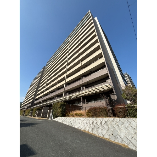 ジオ千里桃山台1番館 外観