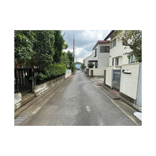 調布市深大寺東町７丁目 前面道路含む現地（２０２６年７月撮影）