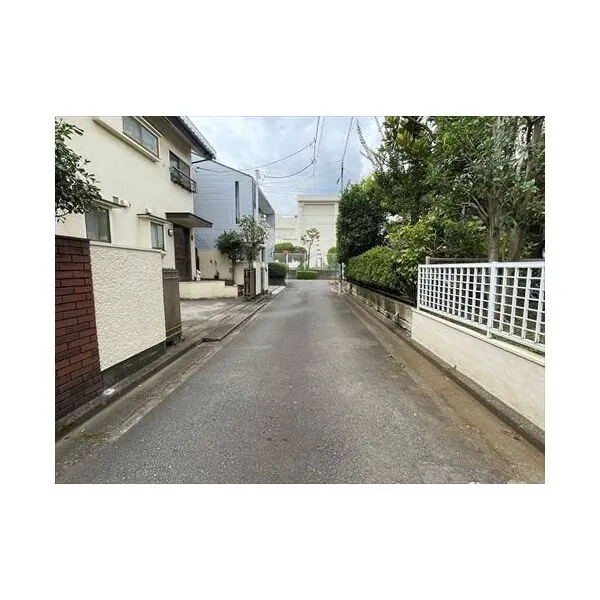 調布市深大寺東町７丁目 前面道路含む現地（２０２６年７月撮影）