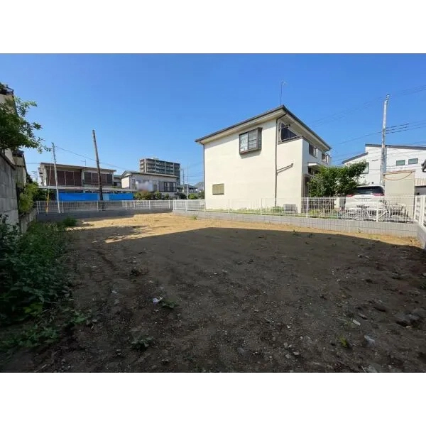 平塚市西八幡３丁目 対象不動産南西側より撮影した写真