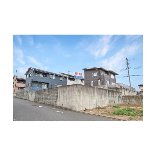 伊勢原市高森１丁目