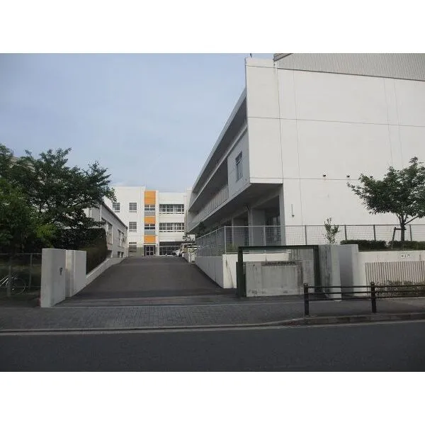 サンクレ－ア富士見台 千種台中学校 1250m