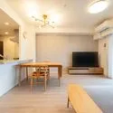 ブリリアシティ西早稲田 室内（２０２６年９月）撮影 セミオープンキッチンによって暖かな食卓が実現できます。
