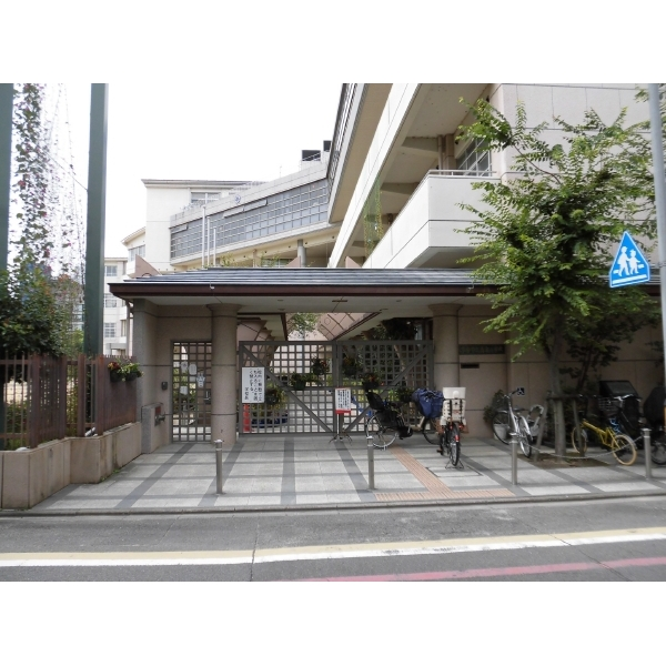 京都市中京区蛸薬師通油小路西入亀屋町 京都市立高倉小学校（小学校）まで約920m（徒歩12分）