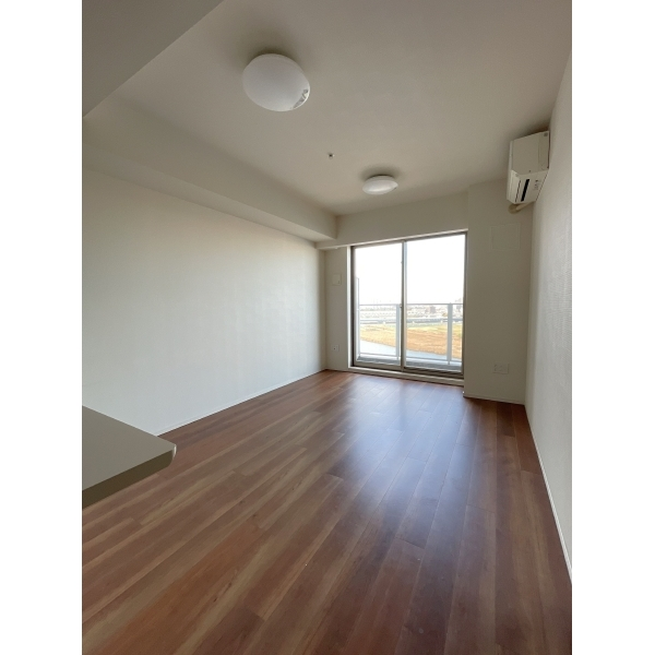 リヴァリエC棟 ※家具・調度品は価格に含まれません。