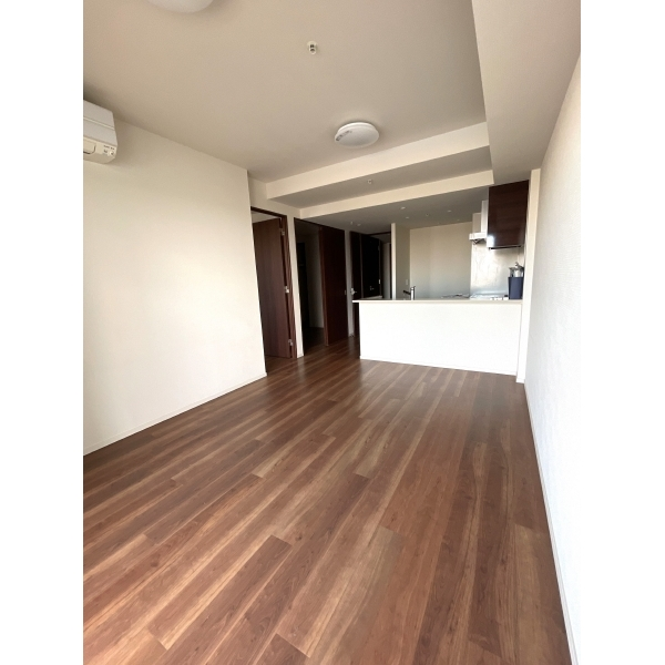 リヴァリエC棟 ※家具・調度品は価格に含まれません。