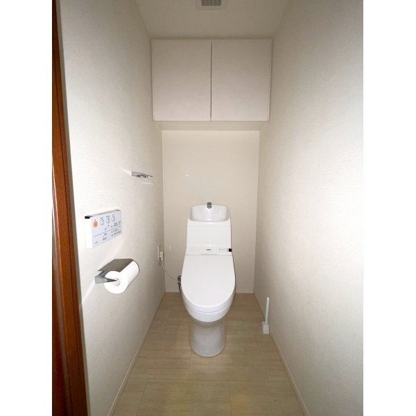 リヴァリエC棟 ※家具・調度品は価格に含まれません。