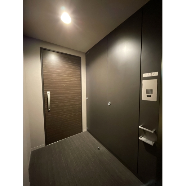 リヴァリエC棟 玄関