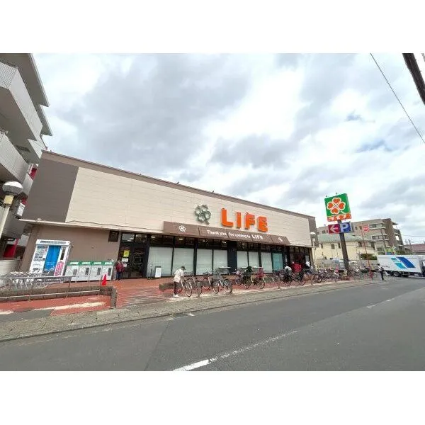 高津スカイハイツ ライフ高津新作店(スーパー)まで約240m(徒歩3分)
