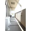 グラン・エステ川崎ツインタワー壱番館 ＜バルコニー＞南・西向き角住戸・6階部分につき、陽当たり・眺望良好！開放的な眺望が魅力です。