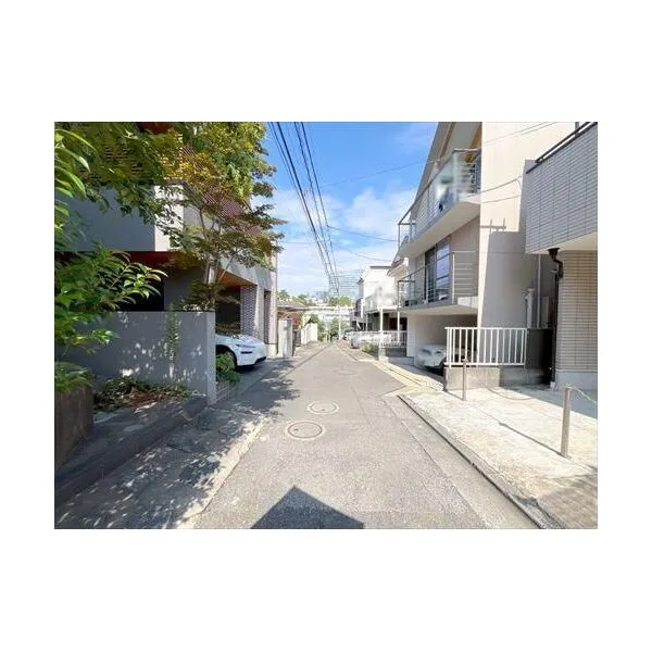 渋谷区鉢山町 前面道路(2026年9月撮影)