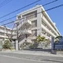 横浜市青葉区美しが丘西３丁目 横浜市立すすき野中学校 約830m