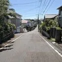 大和市つきみ野３丁目 前面道路含む現地写真