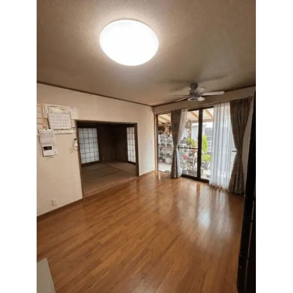 小平市小川町１丁目 居室・リビング
