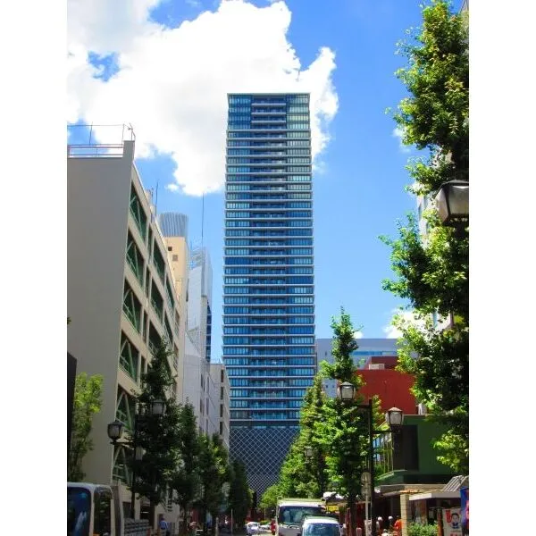 グランドメゾン御園座タワー 建物外観（東側）