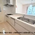 茅ヶ崎市萩園 家事動線もスムーズで無駄を省いた奥様にやさしいキッチンです※家具消し加工済