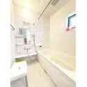 茅ヶ崎市萩園 1818サイズの浴室には小窓もついており一日の終わりには、ゆったりとした浴室でリフレッシュ