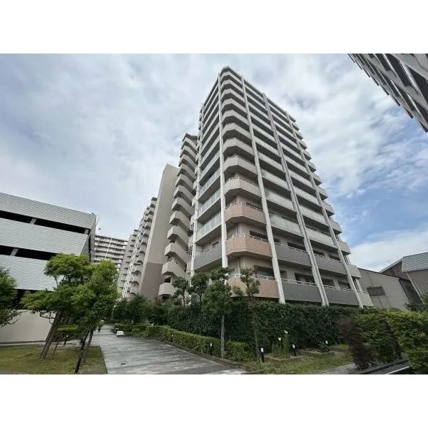 ビープレイス東棟 建物外観♪