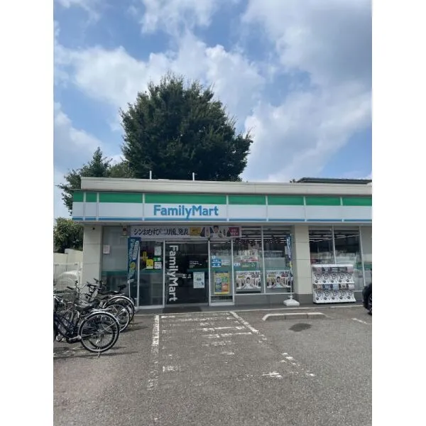 練馬区大泉学園町6丁目 ファミリーマート大泉学園通り店(コンビニ)まで約330m(徒歩5分)