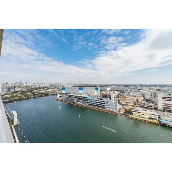 東京マスタープレイス バルコニーから北東側眺望 水辺の潤いと都市の利便性を感じられる、魅力的な眺望です。
