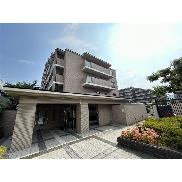 デルパ醍醐 外観