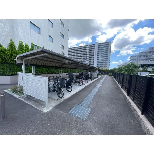 ウエリス浦和美園ノーステラス 駐輪場