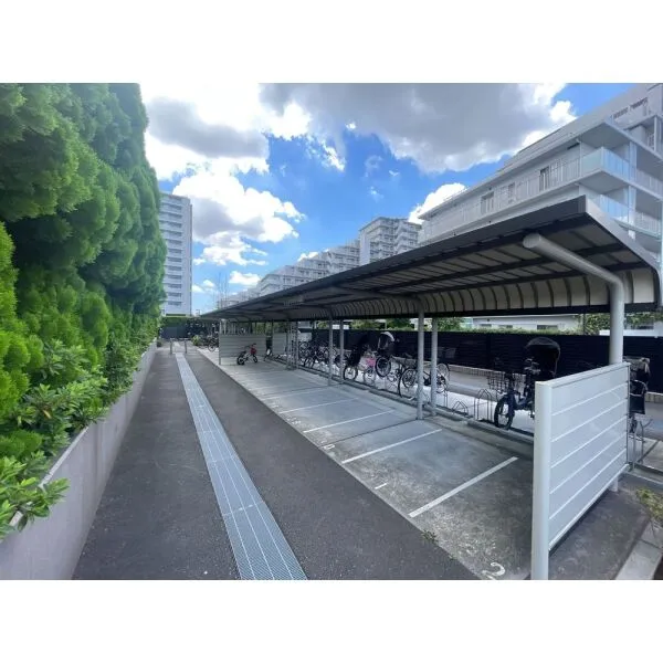 ウエリス浦和美園ノーステラス 駐輪場