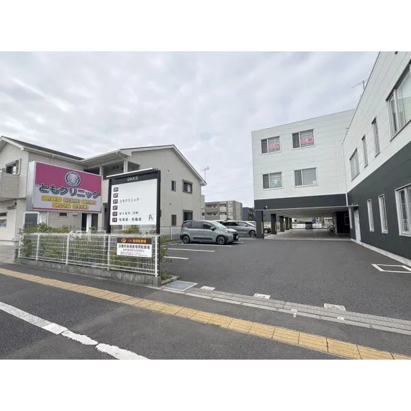 ウエリス浦和美園ノーステラス ともクリニック（病院）まで約460m（徒歩6分）