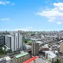 ＴＨＥ　ＫＯＳＵＧＩ　ＴＯＷＥＲ ショッピングセンターなどが近くにあるので、必要なものがあればすぐにお買い物へ行ける好立地