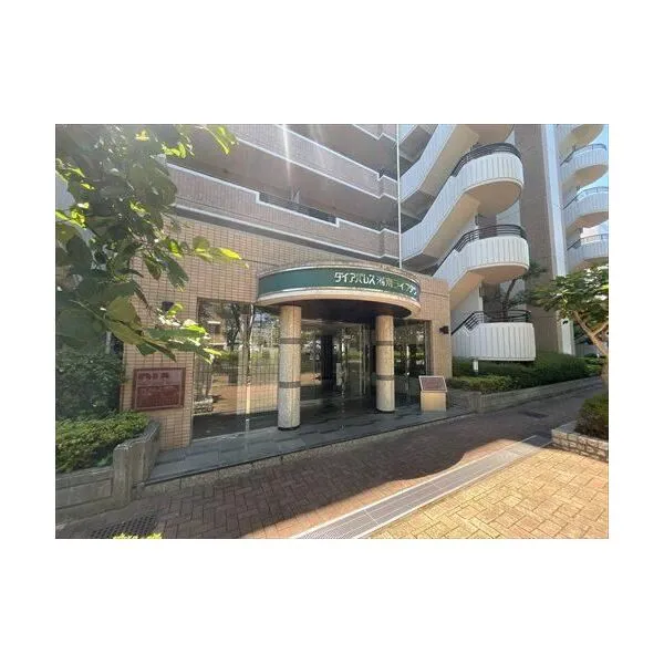 ダイアパレス湘南ライフタウン 外観写真（入口部分）