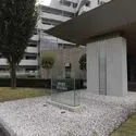 アクシア八王子ピュアマークス 雨の日の荷物の運搬にも便利な車寄せ付きエントランス。
