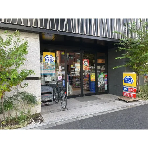 プラウド南阿佐ヶ谷 ミニストップ南阿佐ヶ谷店(マンション1階部分)（コンビニ）まで約10m（徒歩1分）