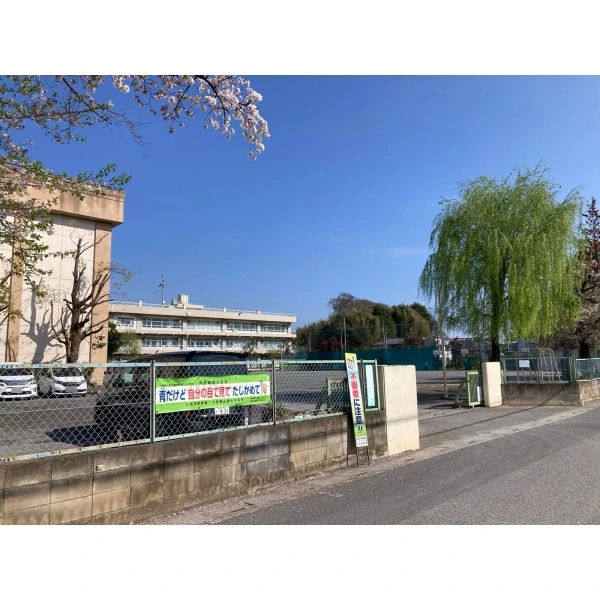 さいたま市見沼区大字東新井 市立片柳小学校(小学校)まで約280m(徒歩4分)
