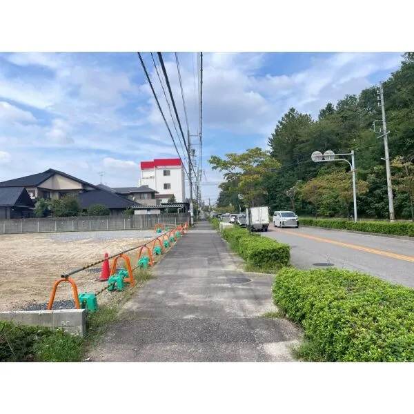 岡崎市竜美南3丁目 前面道路