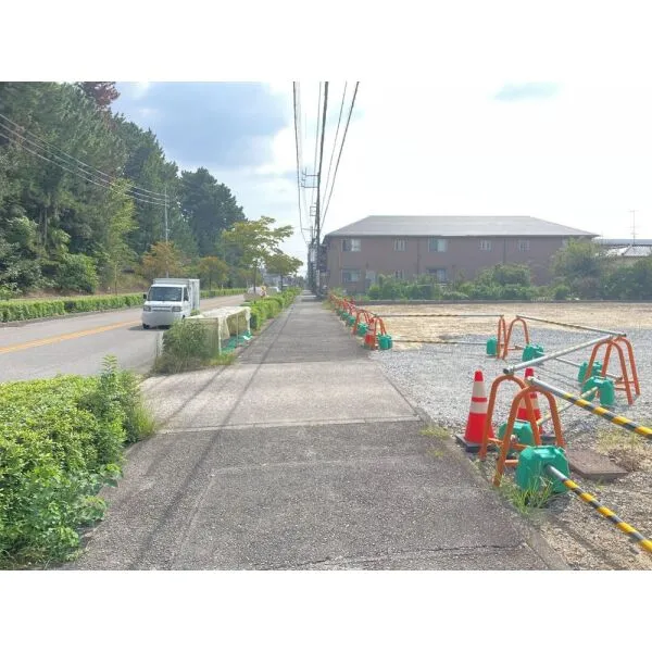 岡崎市竜美南3丁目 前面道路