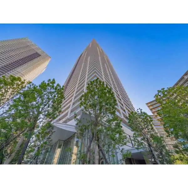 ＨＡＲＵＭＩ　ＦＬＡＧ　ＳＵＮ　ＶＩＬＬＡＧＥＴ棟 外観