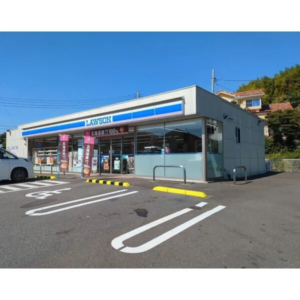 クリオ北新横浜伍番館 ローソン新横浜インター店(コンビニ)まで約370m(徒歩5分)