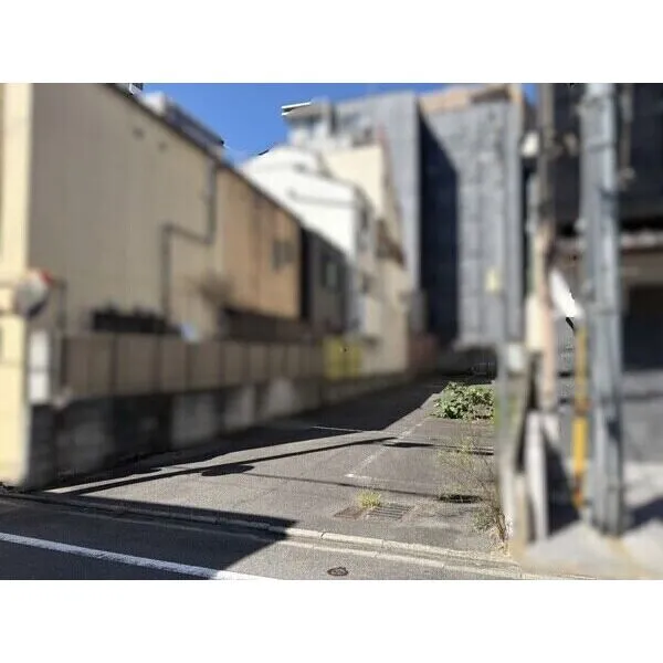 京都市上京区下立売通千本東入田中町 既に周囲に建物が建っているので、実際の陽当りを考慮した設計が可能です。ぜひ現地をご見学ください。