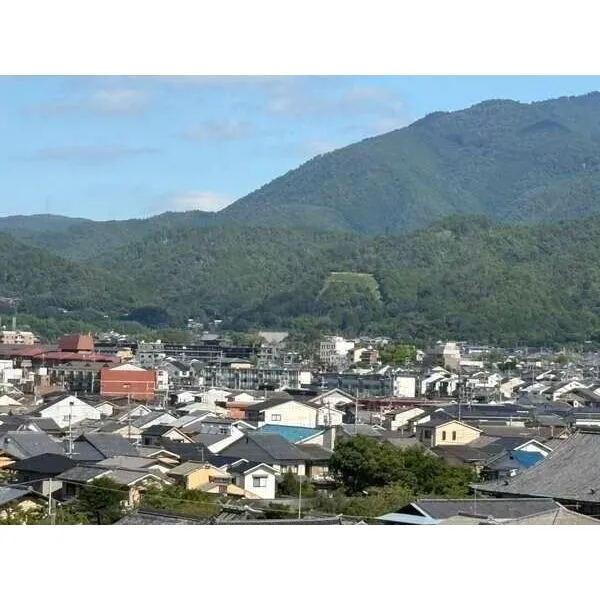 嵐山グランドシティ 大文字の鳥居を見ることができます。