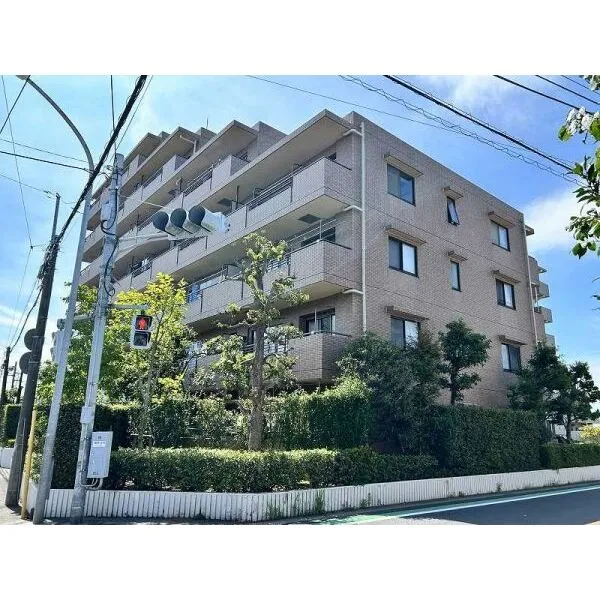 ヴィルヌーブ蘇我 三方接道につき、採光良好です♪