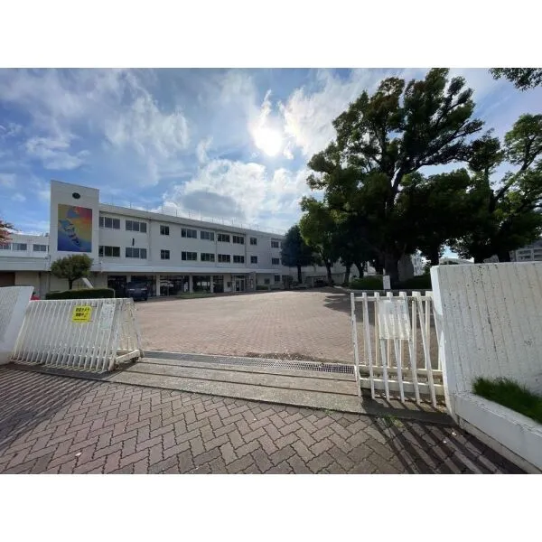 ライオンズガーデン府中アクロスフォート 府中市立府中第五小学校(小学校)まで約670m(徒歩9分)