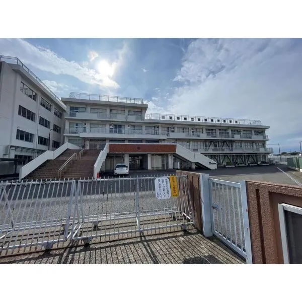 ライオンズガーデン府中アクロスフォート 府中市立府中第十中学校(中学校)まで約680m(徒歩9分)