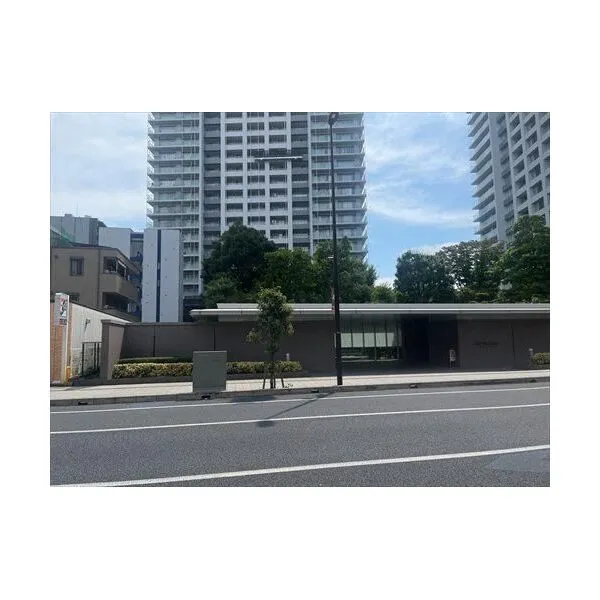 グランドミッドタワーズ大宮 前面道路含む外観（２０２６年７月撮影）