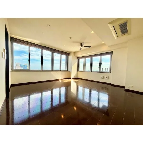 THE TOWERS DAIBA リビング・ダイニング